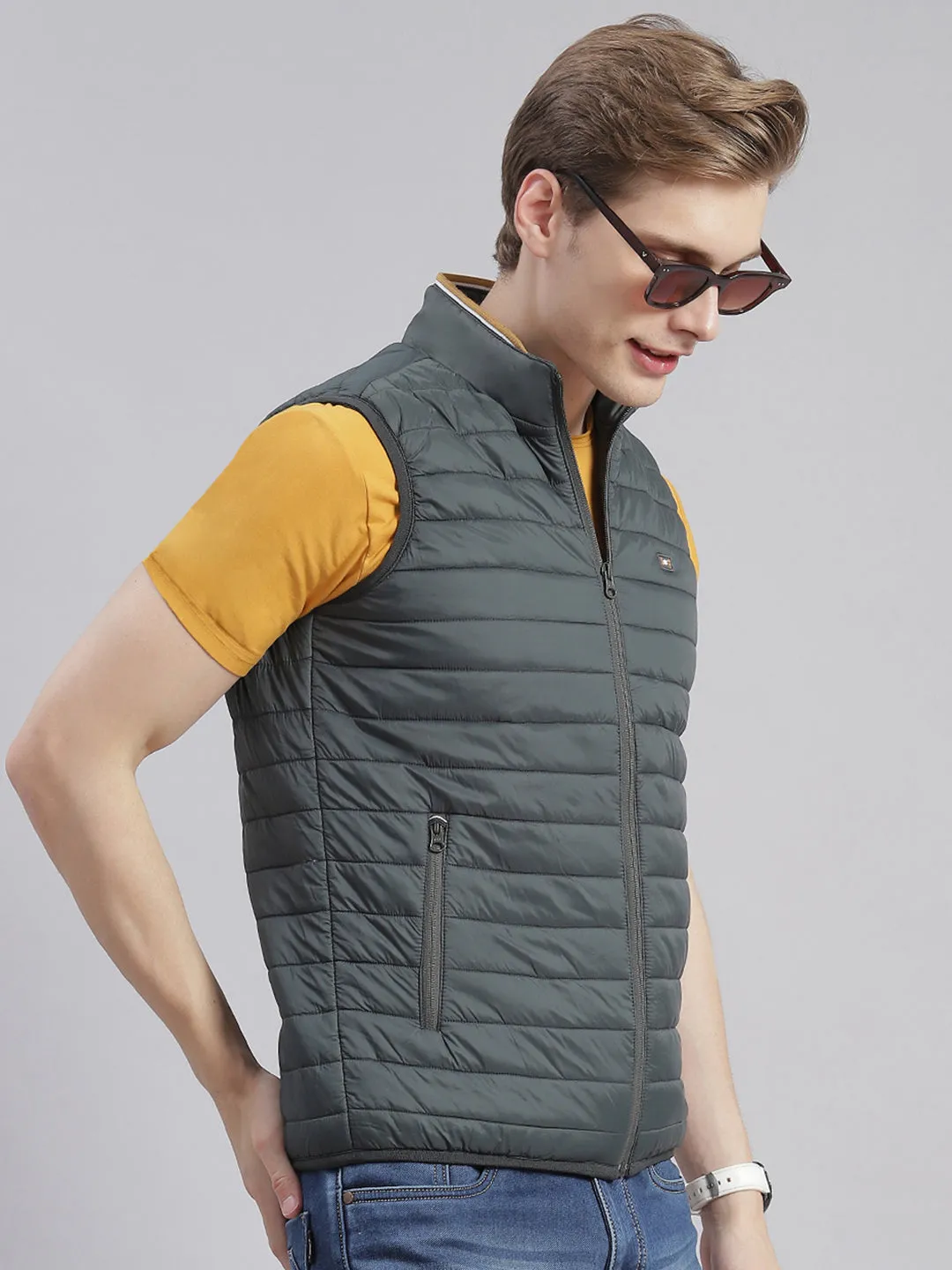 Men Olive Solid Stand Collar Sleeveless Jackets